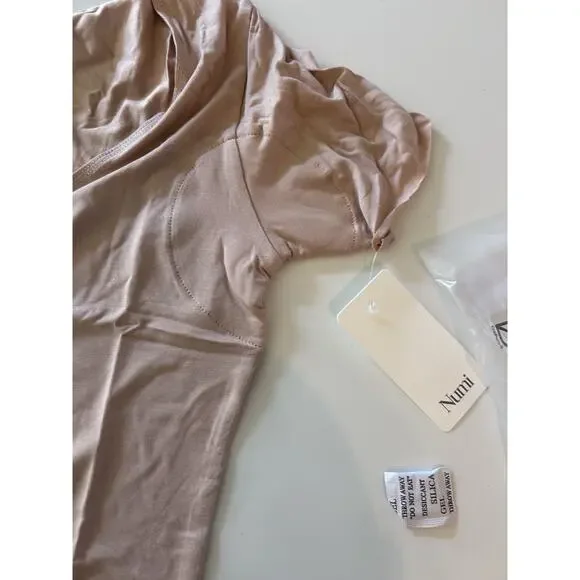 NUMI The Signature Undershirt Sweat Wicking Almond Medium New Layering - Picture 11 of 13